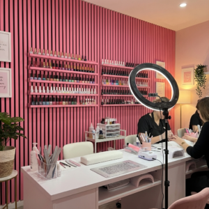 real-iphone-photo-beauty-and-nail-studio_eqdcPh_0SXmSA-dCrM9ebg_0FVt69E1SIGSpFo9kXdDLQ_hd (1)