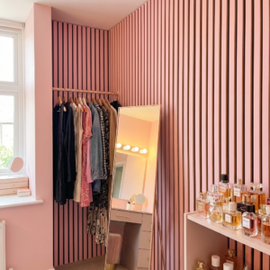real-photo-feminine-home-dressing-room-s_a-5hOlZPQKu1gJJpU4YyAg_s1OaRorrSkSqQ2LJz91S-Q_hd
